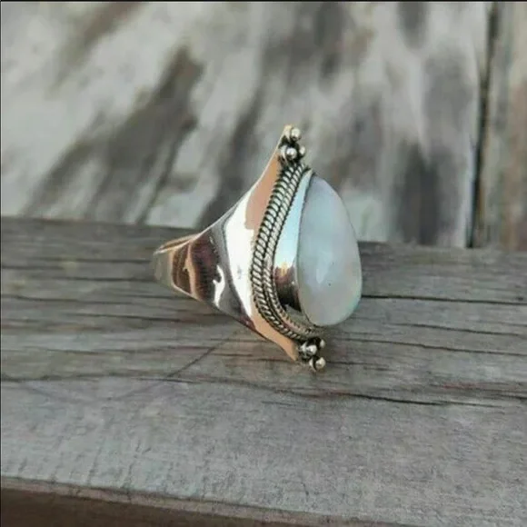 925 Silver Moonstone Ladies Ring. Boho style - Picture 2 of 5